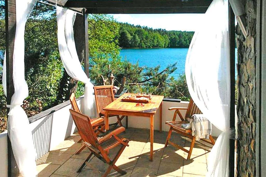 Bungalow At The Lake In Bieszkowice エクステリア 写真